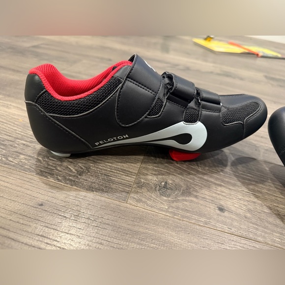 Peloton Cycling Indoor Biking Shoes Size 42, Men’s 9, Women’s 11. EUC. - Picture 10 of 11